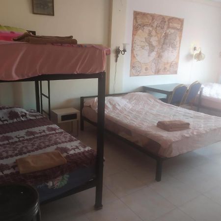 Artem'S Guesthouse Haat Jomtien Eksteriør bilde