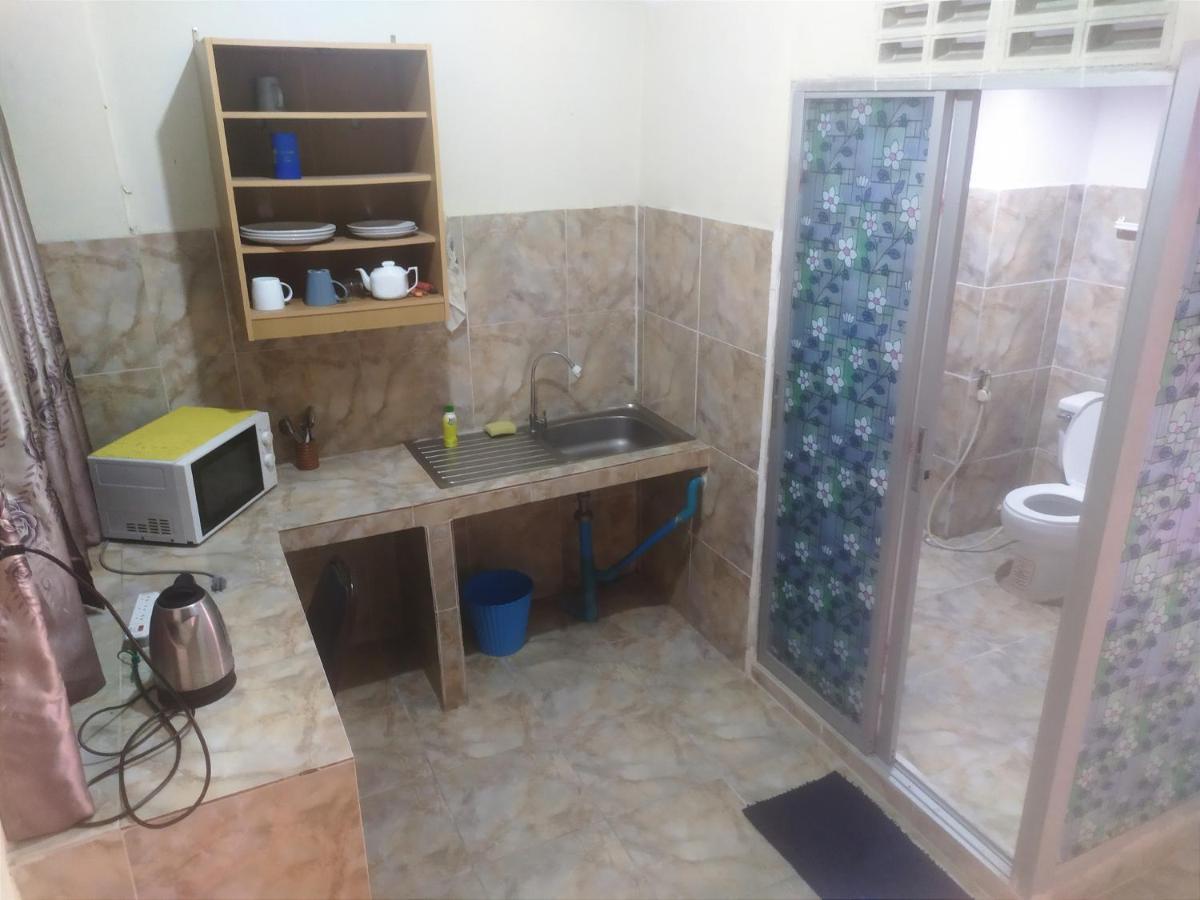 Artem'S Guesthouse Haat Jomtien Eksteriør bilde