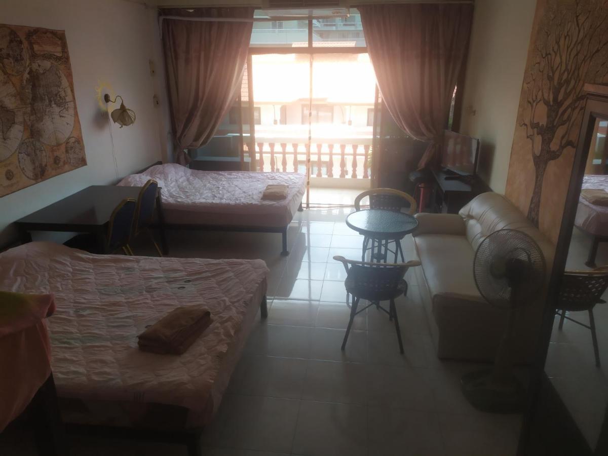 Artem'S Guesthouse Haat Jomtien Eksteriør bilde