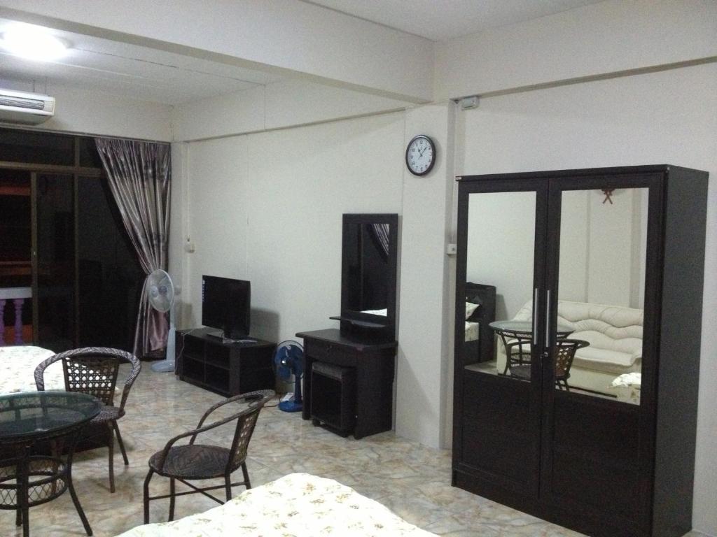 Artem'S Guesthouse Haat Jomtien Eksteriør bilde