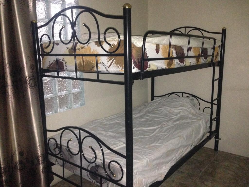 Artem'S Guesthouse Haat Jomtien Eksteriør bilde