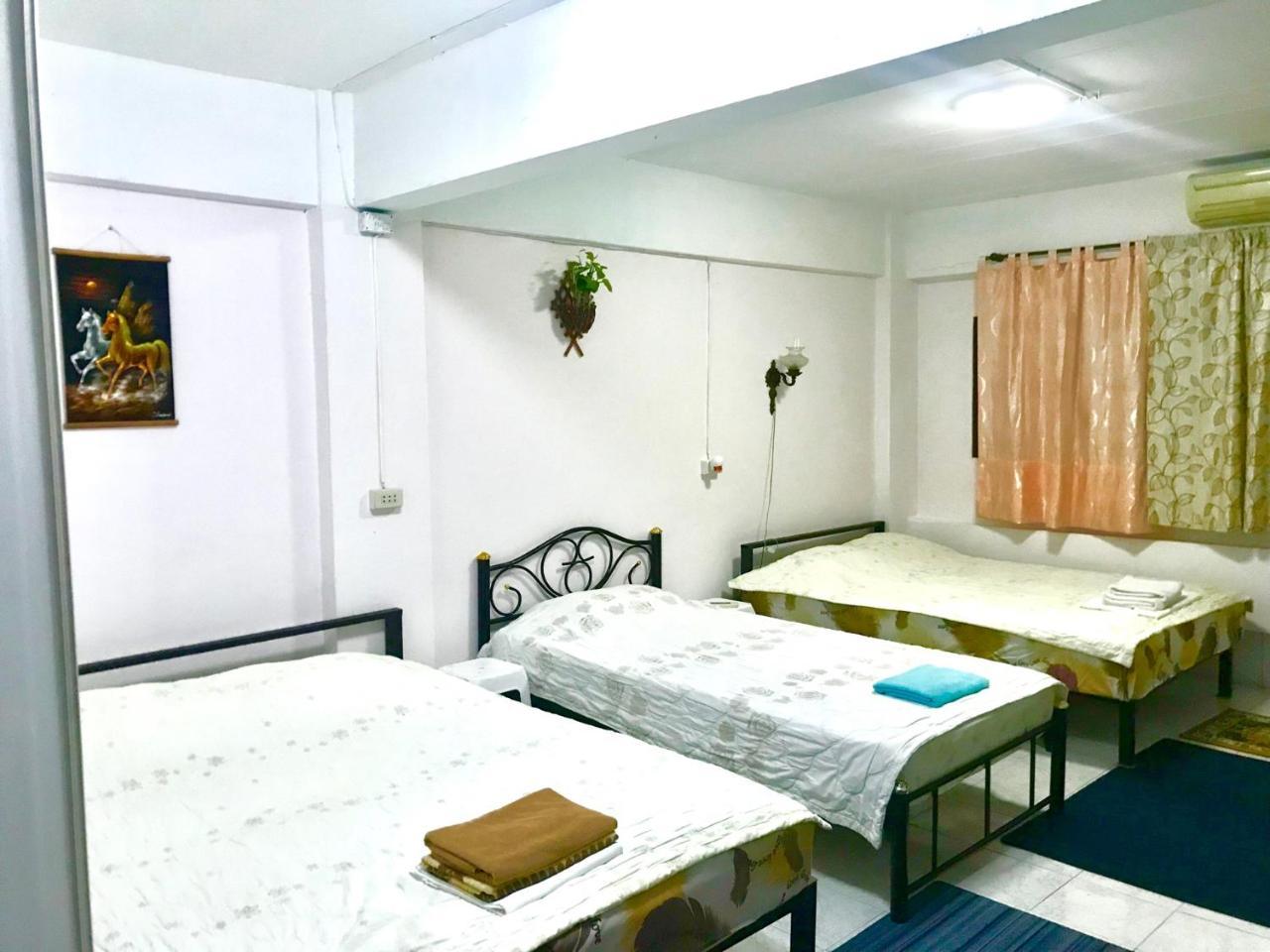 Artem'S Guesthouse Haat Jomtien Eksteriør bilde
